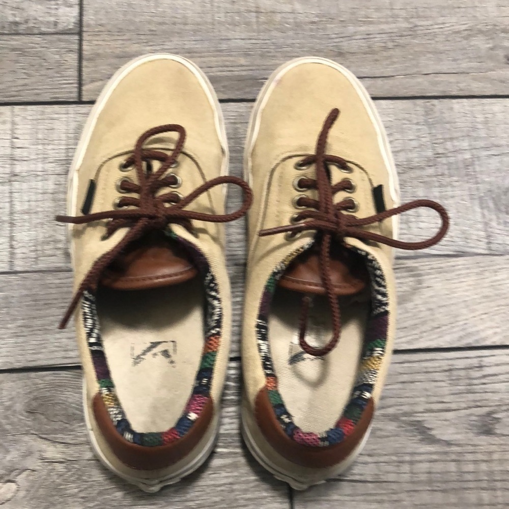 Vans khaki Aztec style design Off the Wall sneakers unisex lace ups